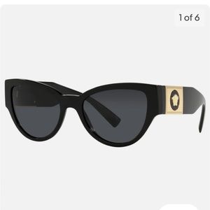 Versace cat eye sunglasses in very good shape.